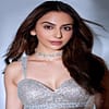 అందాలతో కట్టిపడేస్తున్న స్టన్నింగ్ బ్యూటీ రకుల్ ప్రీత్..