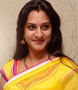 ఛాన్సులు రావట్లేదంటూ నటి సురేఖవాణి ఎమోషనల్..