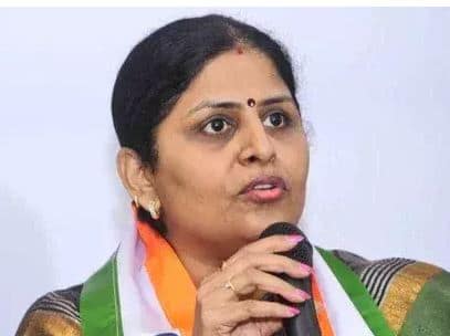 ఏం కొనేటట్టు లేదు.. ఏం తినేటట్టు లేదు..జగనన్నో… జగనన్న .. : ఏపీసీసీ పద్మశ్రీ