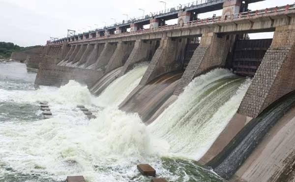 మూసీ ప్రాజెక్ట్ మూడు గేట్లు ఎత్తివేత..!