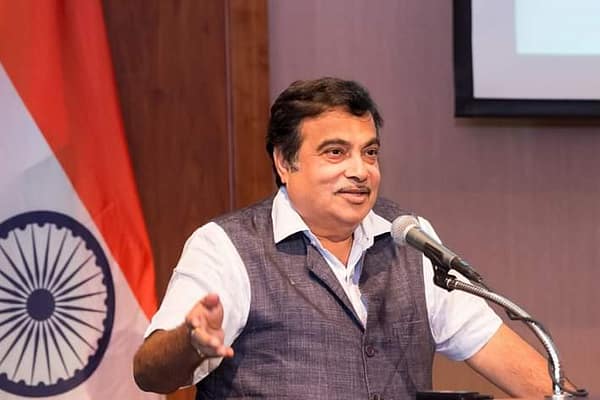 రోడ్డు ప్రమాదాల్లో మరణించే సంఖ్య అధికం: నితిన్ గడ్కరీ