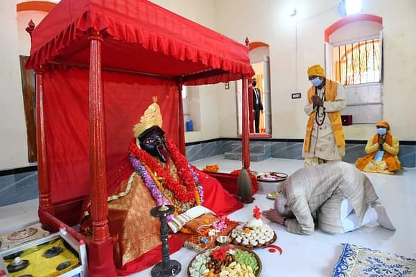 జెషోరేశ్వరి ఆలయంలో ప్రధాని మోదీ ప్రత్యేక పూజలు!