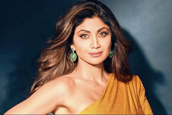 నటి శిల్పాశెట్టికి కోర్టులో చుక్కెదురు!