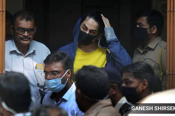డ్రగ్స్ కేసులో ఆర్యన్ ఖాన్ కు బెయిల్ మంజూరు..
