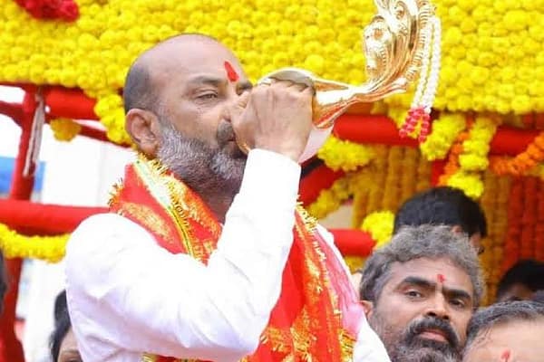 బండి సంజయ్ రెండో విడత పాదయాత్రకు రంగం సిద్ధం..!