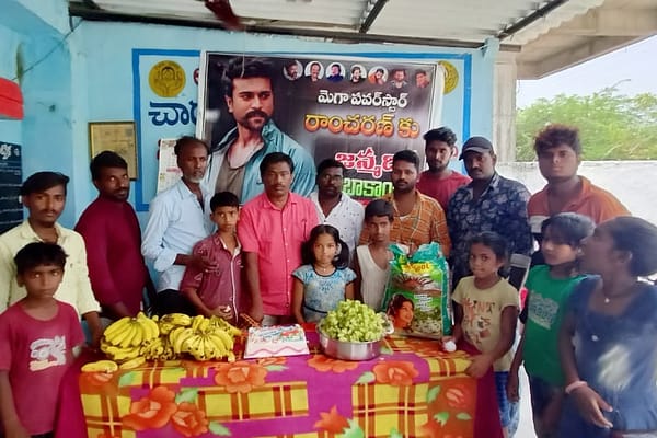 నల్గొండ చిరంజీవి యువత ఆధ్వర్యంలో ‘మెగా పవర్ స్టార్’ జన్మదిన వేడుకలు!