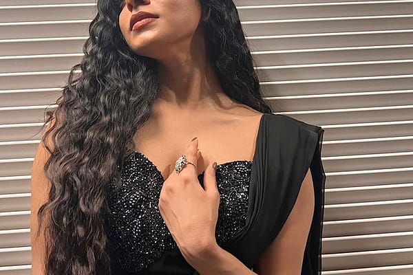 అందాల సోయగం  దివ్యభారతి ..!!