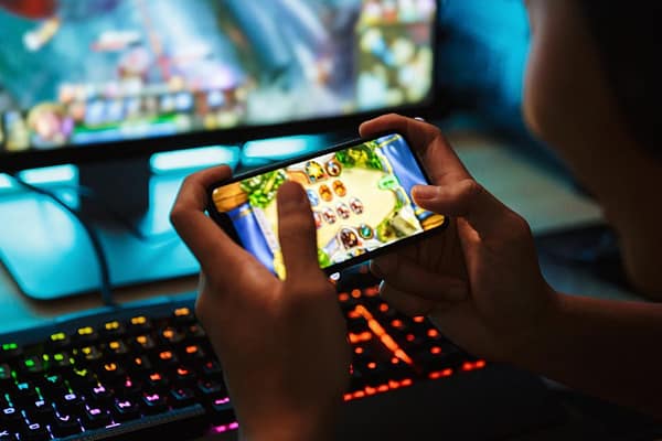 ఆన్ లైన్ గేమ్ ఆడాడు .. 39 లక్షలు గోవిందా! online game