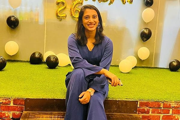 మహిళ క్రికెటర్  స్మృతి మంథాన బర్త్ డే ..