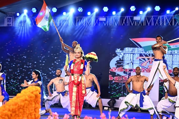 ఎల్బీ స్టేడియంలో వైభవోపేతంగా స్వతంత్ర భారత ముగింపు వేడుకలు(ఫోటోస్)