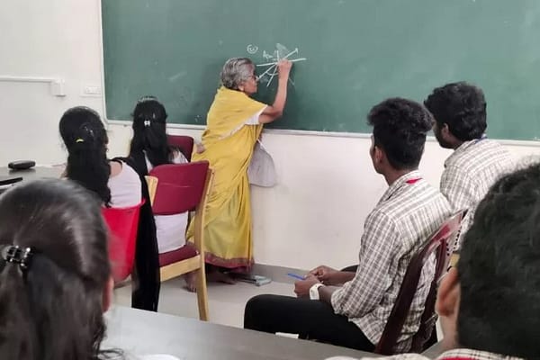 శాంతమ్మకు సలాం..  94 ఏళ్ల వయసులోనూ బోధన..!!