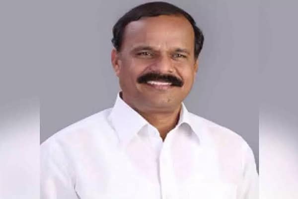 టీఆర్ఎస్ కు మరో షాక్ ..బూర దారిలో కర్నె ప్రభాకర్.. నెక్స్ట్ ఎవరూ?