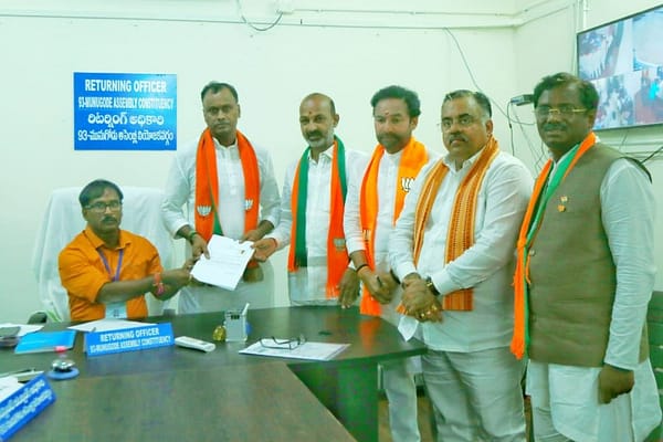 మునుగోడులో నామినేషన్ వేసిన రాజగోపాల్.. మాటల తూటాలను ఎక్కుపెట్టిన బీజేపీ నేతలు..!!