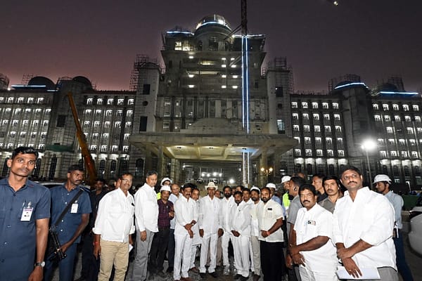 తెలంగాణ సచివాలయ నిర్మాణ పనులను పరిశీలించిన కేసీఆర్..