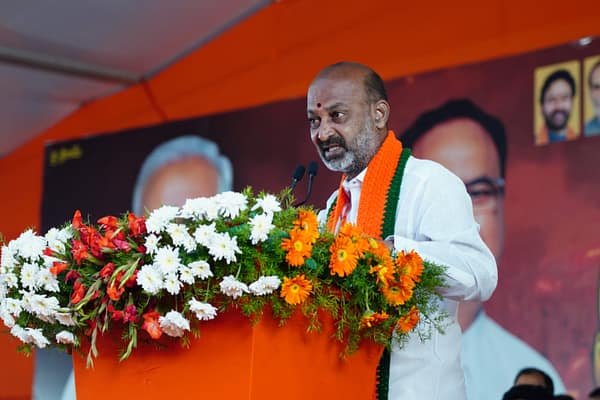బండి సంజయ్ ఎమోషనల్..