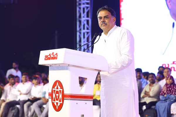 యువత బలమైన పోరాటాలు చేస్తేనే రాజకీయ వ్యవస్థలో మార్పు వస్తుంది: మనోహర్