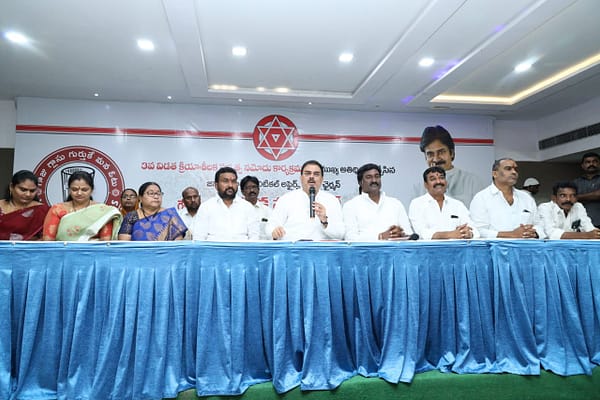 విశాఖ రాజధానిపై వైసీపీ కి సవాల్ విసిరిన నాదెండ్ల మనోహర్