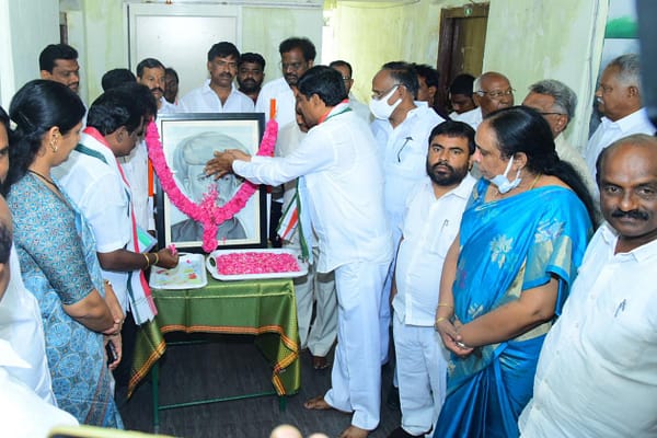 ఫూలే మహా శక్తివంతుడు :ఏపిసిసి అధ్యక్షులు గిడుగు రుద్రరాజు