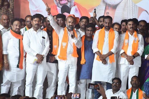 కేసీఆర్ కొడుకును బర్తరఫ్ చేసేదాకా వదిలిపెట్టేది లేదు: బండి సంజయ్
