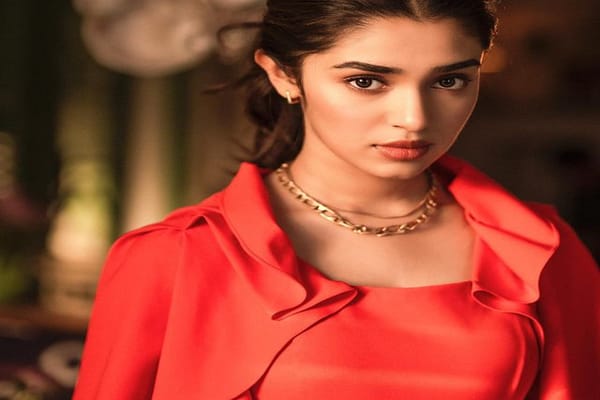 స్టన్నింగ్ బ్యూటీ మైమరిపించే అందాలు..