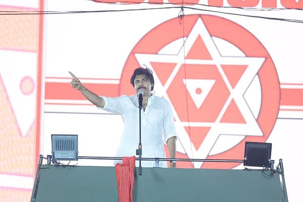 బాబాయిని హత్య చేసిన వారిని వెనకేసుకొచ్చేవారా మనల్ని పాలించేది?: పవన్