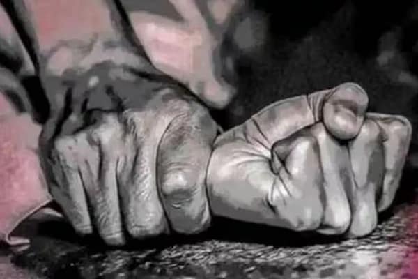 Myanmar:19 ఏళ్ల క్రితమే యువతి అత్యాచారం పై  మయన్మార్ మహిళల నగ్న నిరసన…