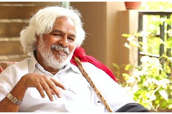 ప్రజల అరికాలి కింద  పచ్చలు పచ్చలుగా పగిలిన ప్రజా యుద్ద నౌక..