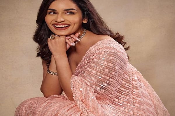 Actress manushichhillar  mesmerizing