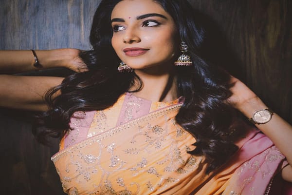 Actress Meenakshi choudhary Gorgeous