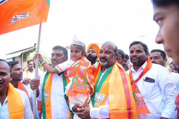 Bandisanjay: సిరిసిల్లలో దిగ్విజయవంతంగా సాగుతున్న సంజయ్ ప్రజాహిత యాత్ర..!
