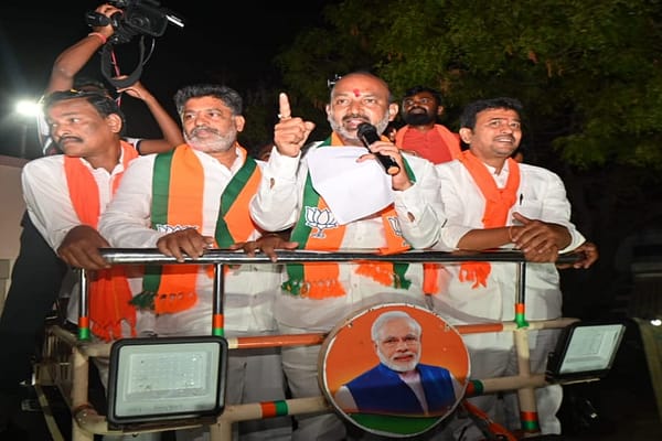 Bandisanjay: కాంగ్రెెస్, బీఆర్ఎస్ లపై నిప్పులు చెరిగిన బండి సంజయ్..