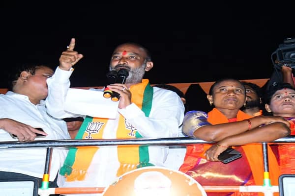 Bandisanjay:కేటీఆర్  కండకావరంతో కన్నుమిన్నూ కానకుండా మాట్లాడుతున్నారు: బండి సంజయ్