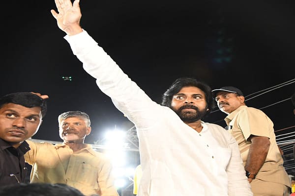 APpolitics: వైసీపీ ప్రభుత్వాన్ని బంగాళాఖాతంలో కలిపేద్దాం: పవన్