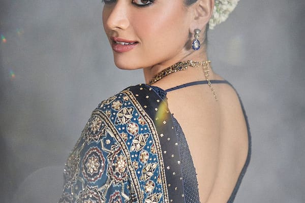 Actress: చీర కట్టులో మెరిసిపోతున్న ముద్దుగుమ్మ..!