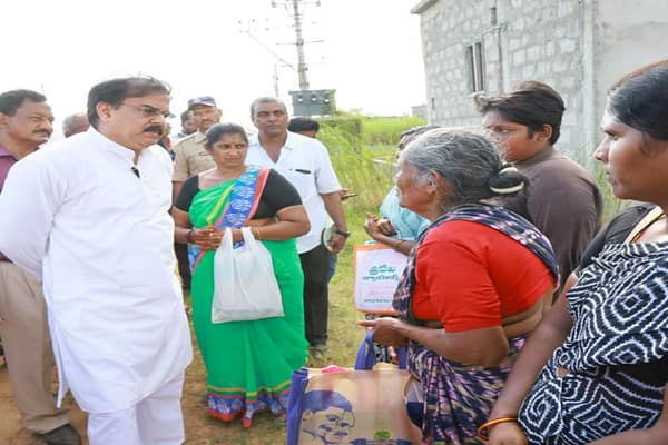 Tenali: జగనన్న కాలనీల్లో జగమంత అవినీతి: నాదెండ్ల మనోహర్