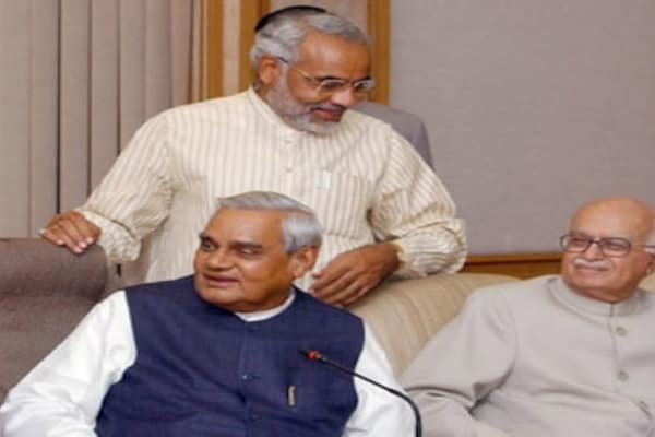 Modi: ‘ప్రధానిగా మోదీ అవతరణ’ పై ఒవైసీ ఇంట్రెస్టింగ్ కామెంట్స్..!