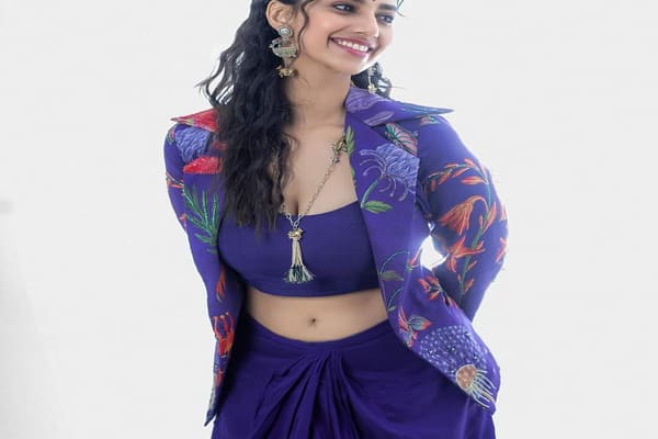 Actress: Meenakshi Choudhary stunning..
