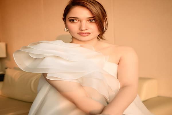 Actress: milky beauty stunning..