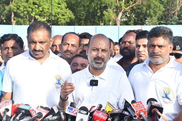 karimnagar: ఫోన్ ట్యాపింగ్ తో కేసిఆర్ అనేక మంది జీవితాలను నాశనం చేశారు: బండి సంజయ్