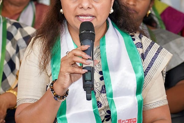 Telangana: రైల్ రోకో కార్యక్రమాన్ని విజయవంతం చేయాలి: ఎమ్మెల్సీ కవిత