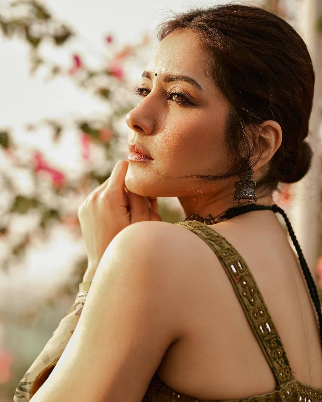Raashiikhanna, raashiikhanna hot, actress, tollywood, bollywood, Kollywood, newsminute24 