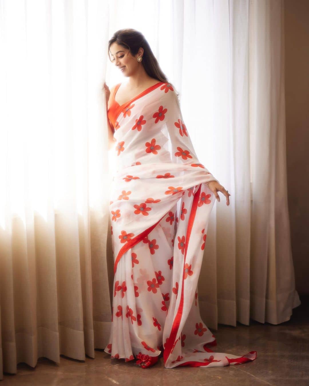 JanhviKapoor, janhvi Nagar, JanhviKapoor, kiaraaliaadvani, kritisanon 